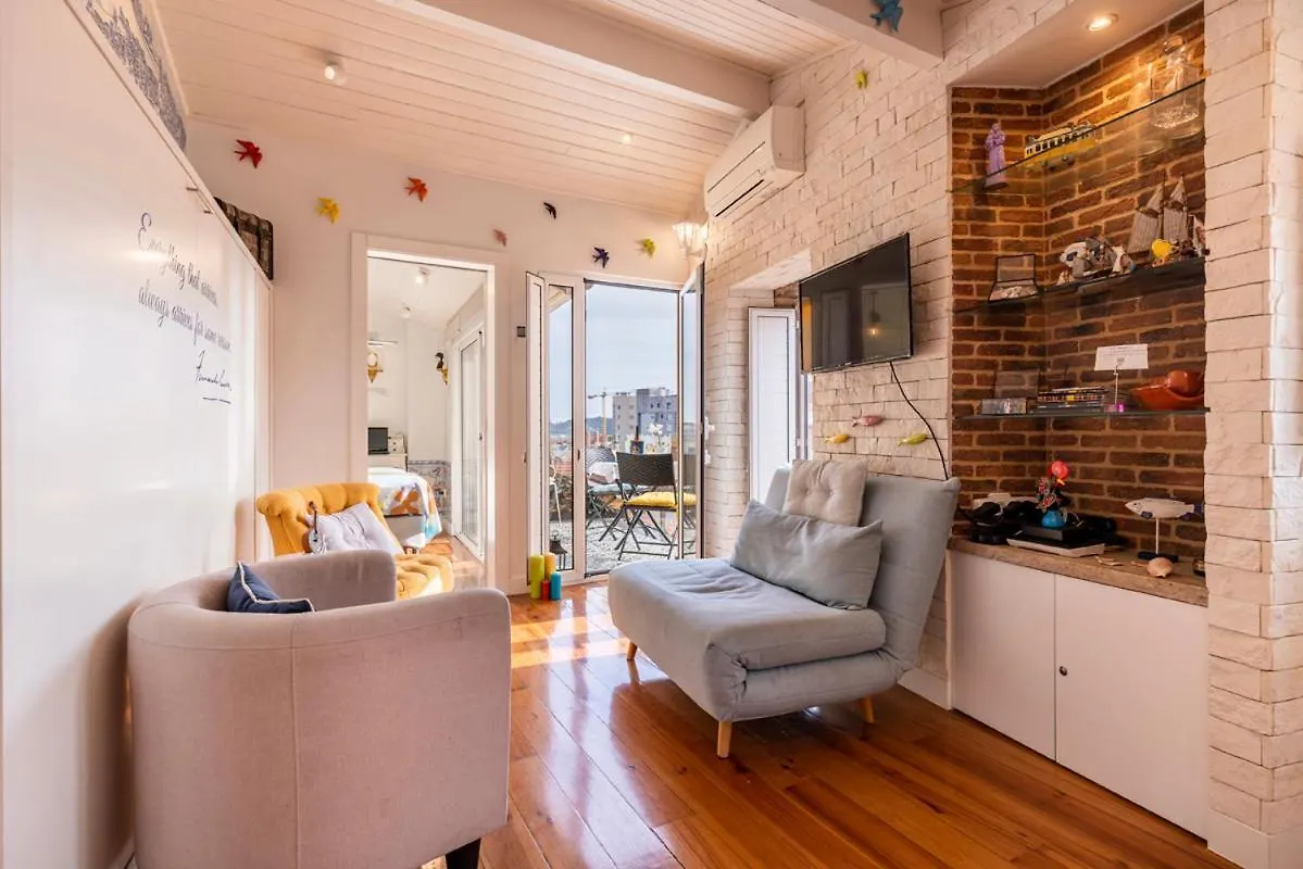 Апартаменты Peaceful Loft - Amazing Terrace & View Лиссабон