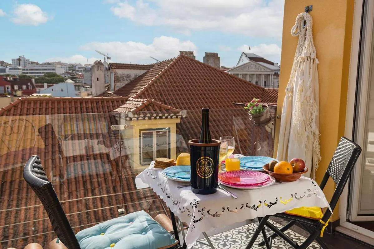 Апартаменты Peaceful Loft - Amazing Terrace & View Лиссабон