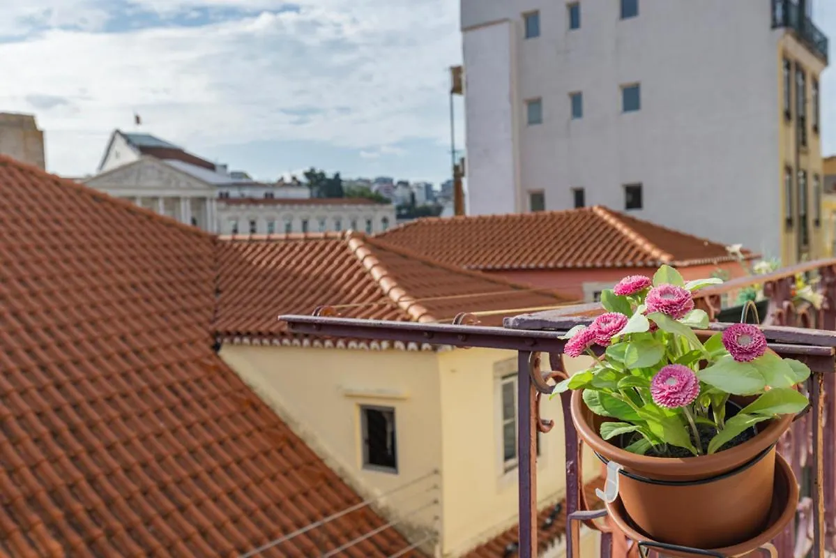 Апартаменты Peaceful Loft - Amazing Terrace & View Лиссабон
